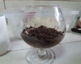 A picture of step 3 of Ice cream and Berry Parfait.