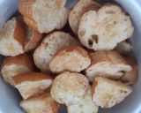Hình bước làm 1 của món Bánh mì nướng bơ đường