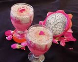 A picture of step 3 of Dragon fruit Rose milkshake.