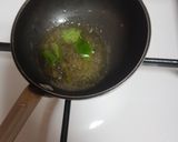 A picture of step 2 of Coconut chutney mumbai anna style.