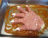 Foto del paso 3 de la receta: Mano de zombie