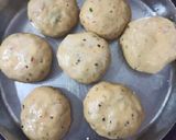 A picture of step 4 of Cheesy veg bomb.
