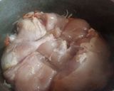 Foto del paso 4 de la receta: Pollo al disco (en olla para no salir afuera) con cerveza rubia