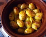 Une image de l'étape 4 de Poulet rôtis accompagné de pommes de terre fondantes 🍴.