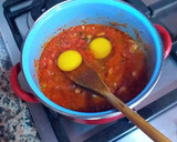 Foto del paso 3 de la receta: Huevos revueltos con tomate natural y curry rojo panang