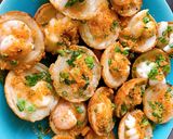 Hình bước làm 4 của món Bánh khọt tôm mực giòn thơm lại dễ làm