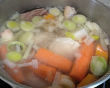 Foto del paso 2 de la receta: Sopa de pollo con verduras
