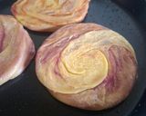 Foto langkah ke 6 dari resep Roti Maryam Ubi Ungu.