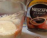 A picture of step 1 of Quick peppermint cafe au lait (no froth).