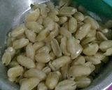 Foto langkah ke 1 dari resep Kacang goreng super renyah.