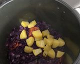 Une image de l'étape 5 de Chou rouge pommes de terre lardons et chorizo.