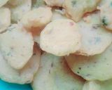 A picture of step 3 of Aloo ke pakore.