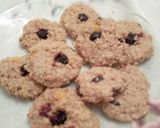 Foto del paso 1 de la receta: Galletitas de avena con pasas de uva, arándanos y fruta en almíbar
