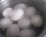 A picture of step 1 of Deviled Egg Chicks.