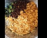 A picture of step 3 of Mix Makhana namkeen.