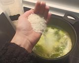 Foto del paso 3 de la receta: Puerros con patatas y arroz con refrito de ajos