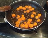 Foto del paso 4 de la receta: Verduras salteadas con especias y huevo a la plancha. Receta fit