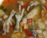 Foto langkah ke 6 dari resep Tomyam ceker dan bakso ayam.