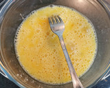 Foto del paso 3 de la receta: Tortilla de Espárragos trigueros con Gambas blancas