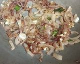 A picture of step 1 of Chicken Ularthiyathu.