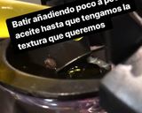 Foto del paso 2 de la receta: Sopa de tomate con albahaca acompañado de tropezones de aguacate, cebollaMorada y fresa