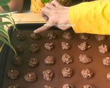Gambar langkah 5 resipi Mini Chocolate Chip Cookies.
