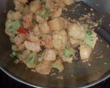 A picture of step 12 of Aloo fulgobhi roast.