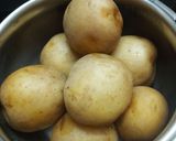 A picture of step 1 of Karjat batata vada.