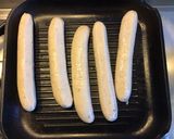 Une image de l'étape 1 de Saucisses de Thuringe grillées olives marinées et porto rouge.