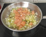 Foto del paso 1 de la receta: Arroz con pollo, shiitake y trigueros