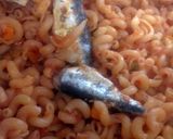 A picture of step 5 of Macaroni with sardines.