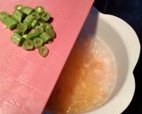 Foto langkah ke 4 dari resep Bubur Ikan Salmon (MPASI Hari Ketiga Bayi 6 bln +).