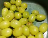 Foto del paso 1 de la receta: Bocadillo de uvas con queso