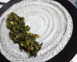 A picture of step 3 of Stuffed Spinach Dosa.