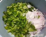 A picture of step 1 of Radish Leaves and Onion Fritters.