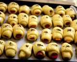 Foto langkah ke 4 dari resep Roti Unyil Sosis Keju Favorit Keluarga ( Mini Sausage roll bun) .