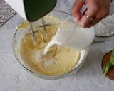 Foto langkah ke 5 dari resep Vanilla Cupcake (Moist & Fluffy).
