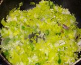 Foto del paso 2 de la receta: Calzón de puerros