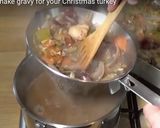 A picture of step 4 of Turkey Gravy.