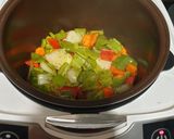 Foto del paso 3 de la receta Pollo con almendras y verduras