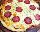 Foto del paso 8 de la receta: Pizza con muzzarella y salamin!!
