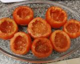 Foto del paso 2 de la receta: Tomates rellenos de arroz y atún🍅
