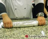 Φωτογραφία βήματος 10 της συνταγής Λαχταριστός κορμός με σιρόπι σοκολάτας και φράουλες