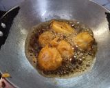 A picture of step 2 of Egg fritters.