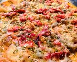Foto del paso 4 de la receta: Pizza de atún, anchoas, pimiento rojo y cebolla sin lactosa