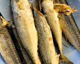 Foto langkah ke 1 dari resep Tumis Ikan Pindang Kecap.