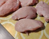 Borsos, fokhagymás csirkemell, gombás, sajtos szószban gluténmentesen recept fázis 1 fotója
