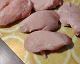 Borsos, fokhagymás csirkemell, gombás, sajtos szószban gluténmentesen recept fázis 1 fotója