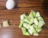 Foto langkah ke 1 dari resep Oyong tumis Telur.