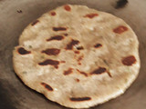 बाजरे की थालीपीठ (Bajre ki Thalipeeth recipe in hindi)